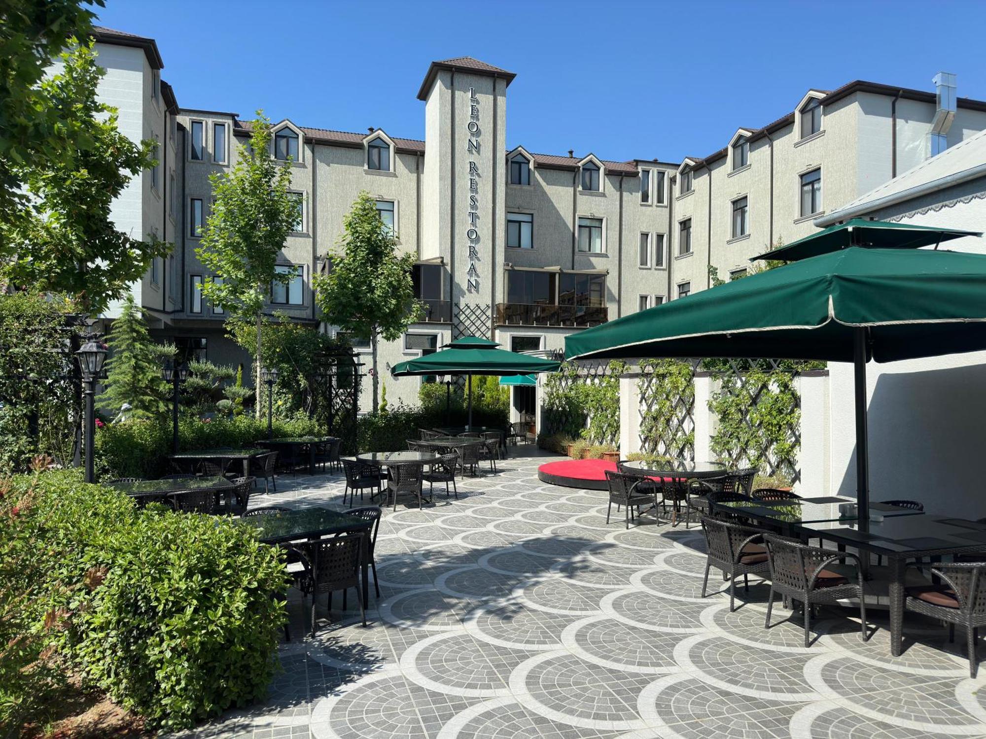 Leon Hotel Spa Ganja Exterior photo